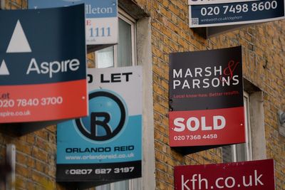 Pace of house price falls ‘showing signs of steadying as end of year approaches’