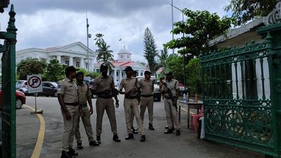 Bomb threat to Kerala Secretariat causes anxious moments