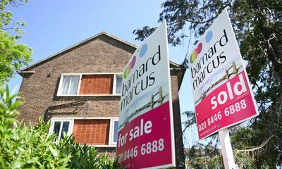 New mortgage deal falls below 5% in ‘watershed moment’ for UK homeowners