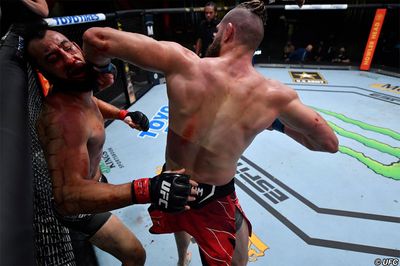 UFC free fight: Jiri Prochazka melts Dominick Reyes with hellish spinning elbow