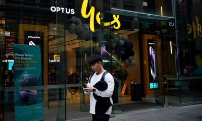 Telcos could be forced to let customers roam rival networks during outages under plan Optus opposed