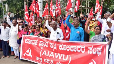 Rural workers demand work under MGNREGA in Kalaburagi district