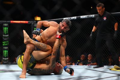 Beneil Dariush reflects on loss to Charles Oliveira: ‘I didn’t show up that night’