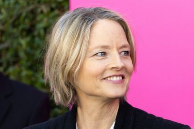 Is Jodie Foster married and does she have kids?