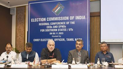 EC officials review poll preparedness in 4 southern States, U.T.s