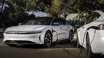 A Lucid Air Can Now Directly Charge Other EVs