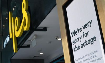 Optus outage: company’s offer of free data as compensation criticised as ‘hollow gesture’