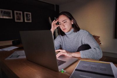 Sending an AI bot to your Zoom meetings is the latest office power move, but it's also a big management mistake