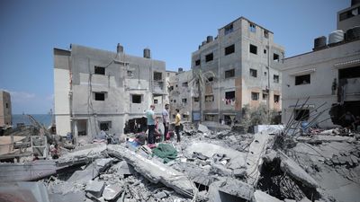 Gaza Conflict Intensifies Near Medical Facilities, Draws Global Response
