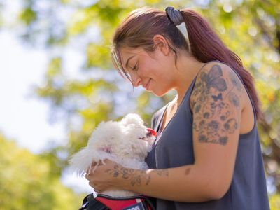 Brother divides after revealing he told his sister she can’t bring service dog to his wedding