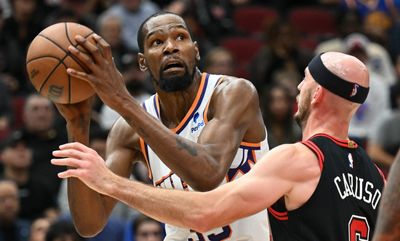 Kevin Durant shows love to Alex Caruso after Bulls loss to Suns: ‘He’s a phenomenal player’