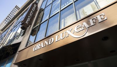 Grand Lux Cafe’s pending closure saddens customers