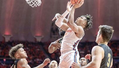Late flurry gives No. 25 Illinois a 64-53 win over Oakland