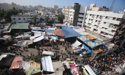 Fears for thousands sheltering at Gaza City hospital as Israeli forces close in