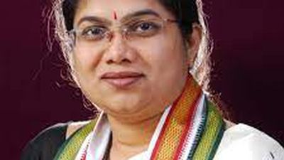 Congress suffers a jolt in Munugode, Palvai Sravanthi quits party