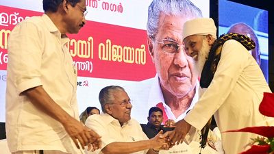 Pinarayi Vijayan accuses Congress of backing Israel discreetly