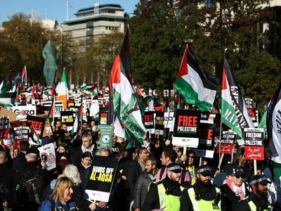 Pro-Palestinian march draws hundreds of thousands in London to call for cease-fire