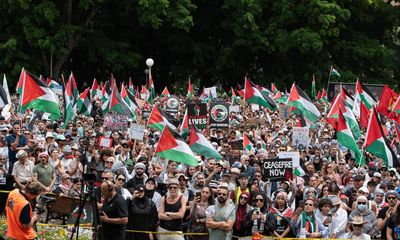 Thousands call for Gaza ceasefire at Australian protests while pro-Israel rally demands release of hostages