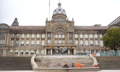 Birmingham city council ignored bankruptcy warning signs, says expert