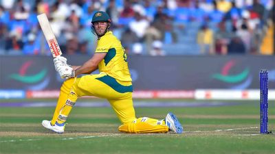 Mitchell Marsh hopes World Cup hundred makes family smile after death of grandfather