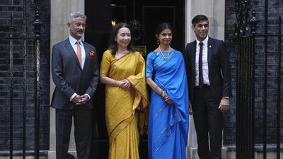 Jaishankar meets Rishi Sunak in London