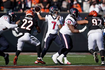 WATCH: Texans QB C.J. Stroud throws TD pass to WR Tank Dell against the Bengals