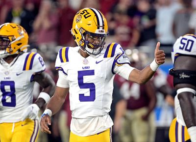 LSU QB Jayden Daniels has an otherworldly performance