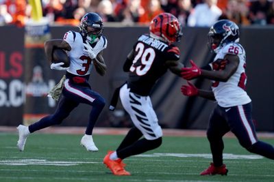 Texans fans react to WR Tank Dell taking uncalled late hit against the Bengals
