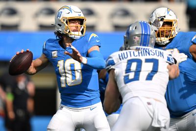 Highlight: Chargers tie game with beautiful pass by Justin Herbert vs. Lions