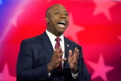 Republican presidential candidate Tim Scott announces he is dropping out of the 2024 race