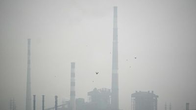 Layer of haze envelops Mumbai; AQI dips to 'poor' category