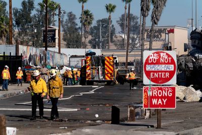 Los Angeles motorists urged to take public transport after massive fire closes interstate