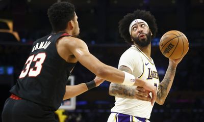Austin Reaves praises Anthony Davis for leading the Lakers to a win