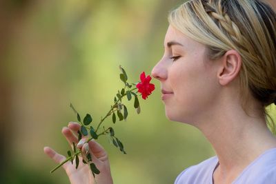 Scientists perplexed to find each nostril works separately to sense world