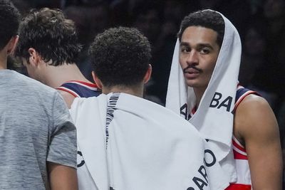 Fans caught a frustrated Jordan Poole completely ignoring the Wizards huddle during a timeout