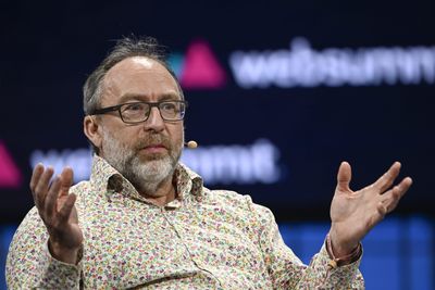 Wikipedia cofounder takes a pop at Musk's X—and says he's never heard of Grok