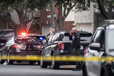 Four people killed in Texas hostage standoff
