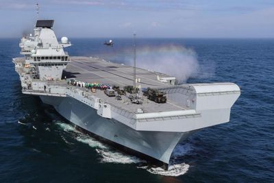 Aircraft carrier HMS Queen Elizabeth arrives in Scotland for logistics stop