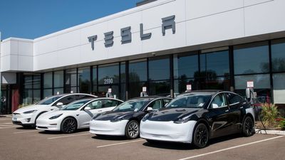 Tesla’s China Sales Struggle Despite Model 3 Refresh