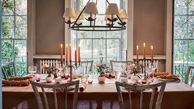How to host Thanksgiving in a small space – 5 expert tips