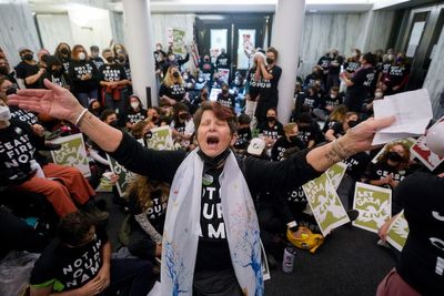 Jewish protesters and allies stage sit-in at California federal building demanding Gaza cease-fire