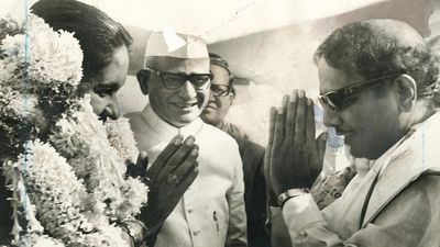 When opposition in Sri Lanka forced Karunanidhi to shelve visit
