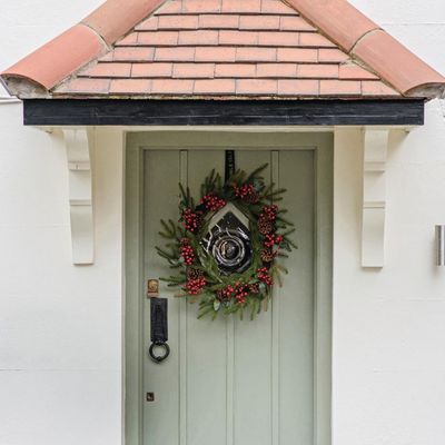 21 Christmas wreath ideas for spectacular front doors and mantelpieces