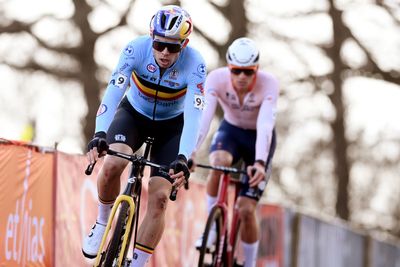 Van Aert and Van der Poel to clash six times during Christmas cyclocross period