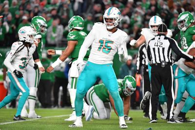 Dolphins LB Jaelan Phillips opens up about confidence issues