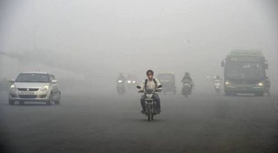 Thick layer of smog veils Delhi; air quality in 'severe' category
