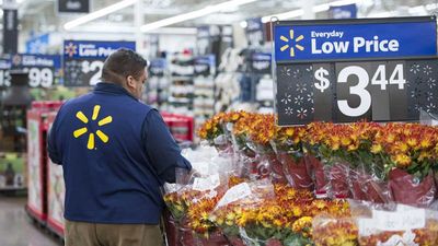 Walmart Stock: Big Box Retailers Ease After Walmart Guidance, Target Surprise Spike