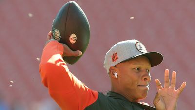 NFL World Pointing Out Browns’ Rough Josh Dobbs Decision After Deshaun Watson Injury