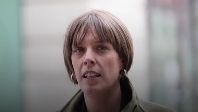 Jess Phillips among eight MPs in Keir Starmer's frontbench to defy whip and vote for Gaza ceasefire amendment