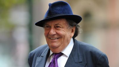 Public invited to Barry Humphries' Opera House memorial